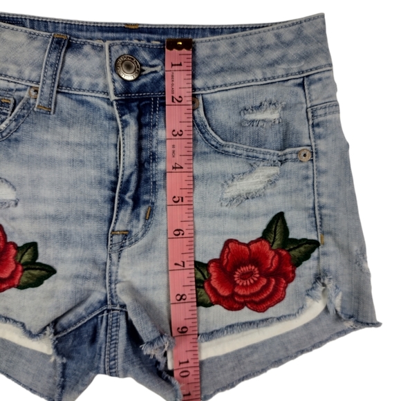 AMERICAN EAGLE OUTFITTERS Shorts - Picture 4 of 9